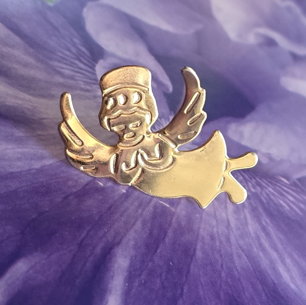 Vintage angel pin guardian brooch angle on my shoulder gold tone